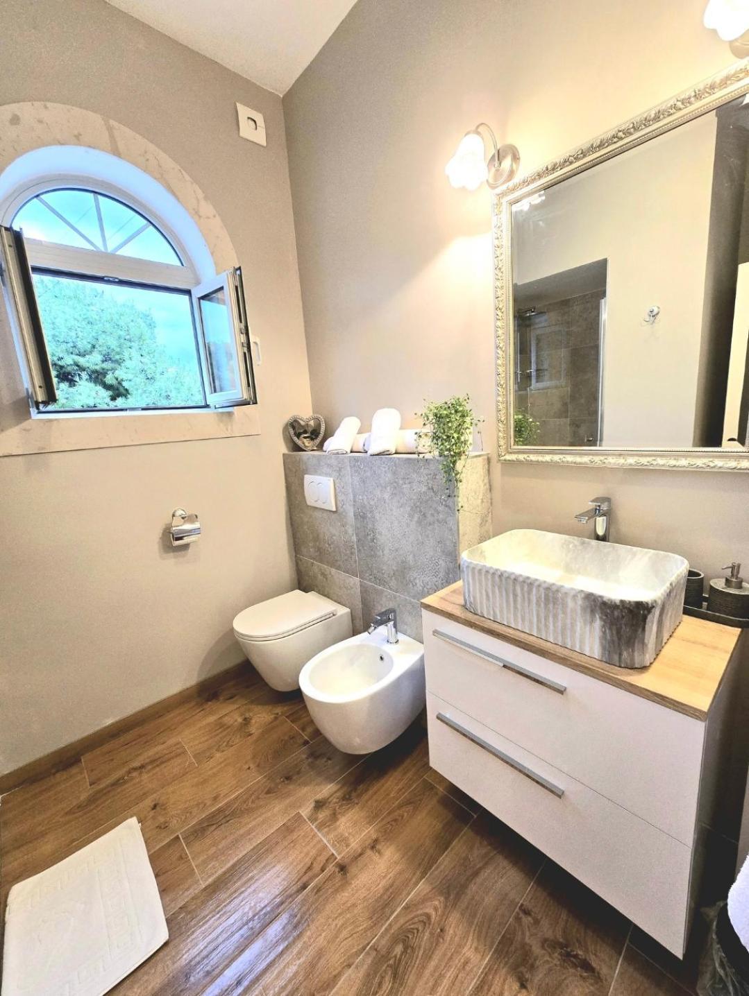 Apartments Suzy Split Bagian luar foto